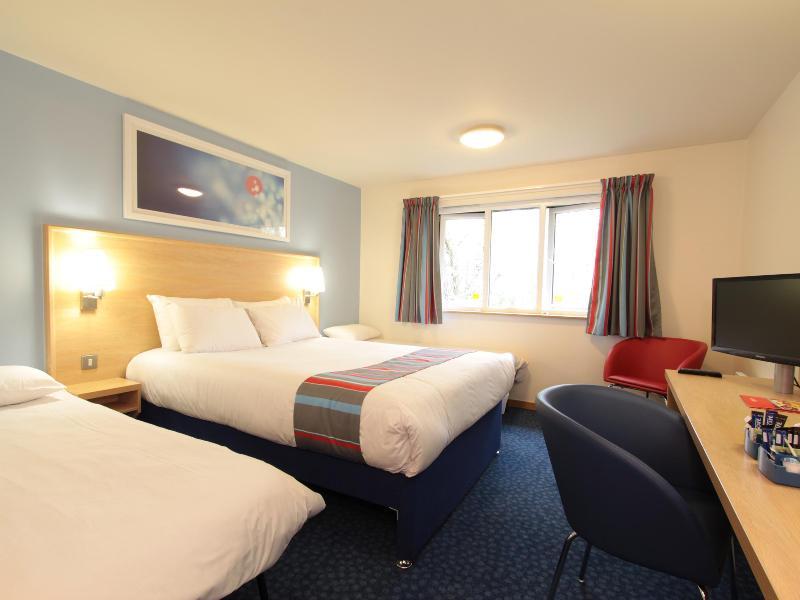 Travelodge Мидлвич Экстерьер фото
