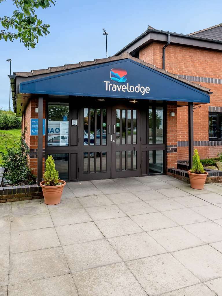 Travelodge Мидлвич Экстерьер фото